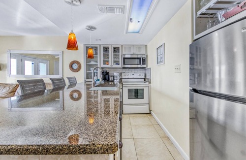 Fort Walton Beach - Destin Condo | Gulf Views! Private Beach! Gulfview I 315!
