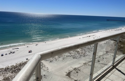 Pensacola Beach Condo | 𝔾𝕦𝕝𝕗𝔽𝕣𝕠𝕟𝕥 Emerald Isle- "My Blue Heaven" 5-Star Reviews/Walk to All