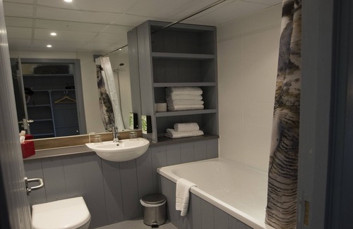 Matlock Bath Hotel | Gulliver's Resort Matlock Bath