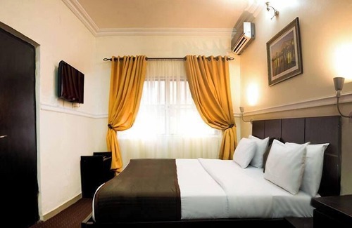 Ibadan Hotel | Gullivers Hotel