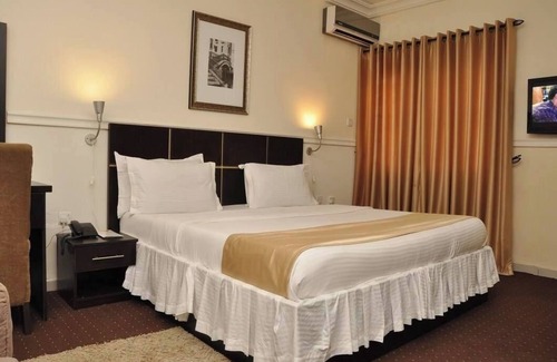 Ibadan Hotel | Gullivers Hotel
