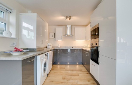Dartmouth Apartment | Gullsway Upper - Two Bedroom Apartment, Sleeps 4