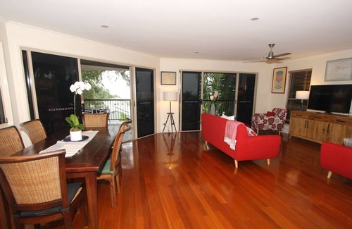 Buderim House | Gum Tree House with Panoramic Coastal Views