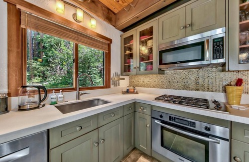 South Lake Tahoe Ski Chalet | Gunbarrel Den - Stay for a Month or More and save over 50%