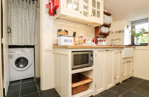 Chysauster Cottage | GURNARD'S COTTAGE, pet friendly, with open fire in St Ives