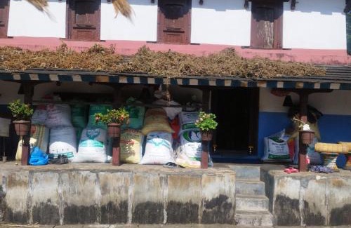 Ghachok Hotel | Gurung Ghachok kitchen and lodge