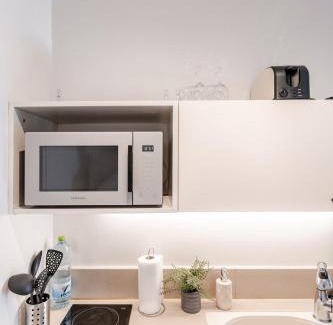 Nahariya Apartment | GW009 Gugel Waves Patio and Pool Seaview Apartment