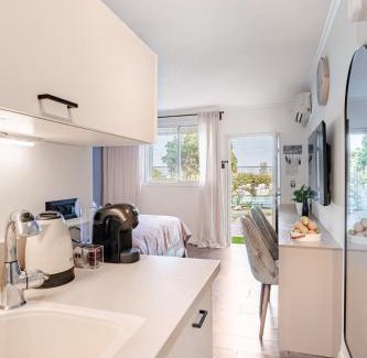 Nahariya Apartment | GW009 Gugel Waves Patio and Pool Seaview Apartment