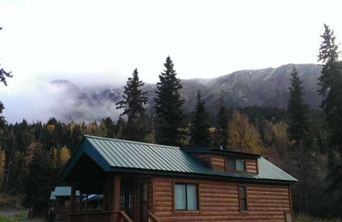 Cooper Landing Apartment | Gwin's Lodge Poplar Chalet #1