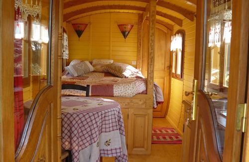Pluvigner Bed & Breakfast | Gypsy caravan Great comfort- 20km beaches