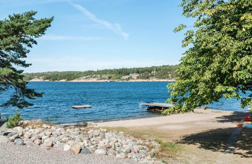 Lokholmen Apartment | Hällestrand Seaview Apartment