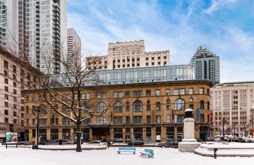 Downtown Montreal Hotel | Hôtel Birks Montréal