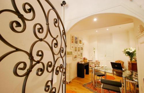 Beziers City Centre Hotel | Hôtel Des Poètes avec parking sur réservation