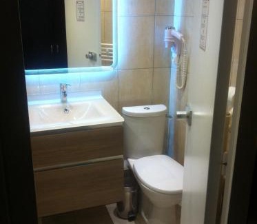 Mantes-la-Jolie Hotel | Hôtel du Val de Seine