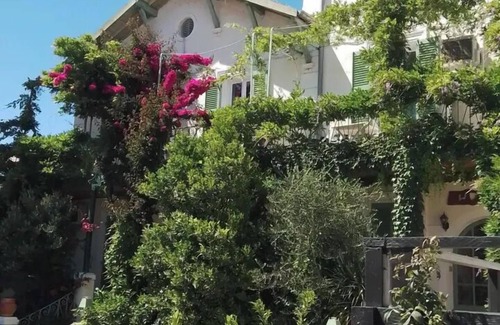 Le Lavandou Hotel | Hôtel L'ÎLOT FLEURI