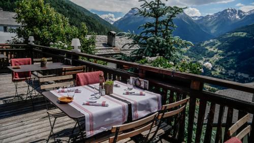 St. Luc Hotel | Hôtel Le Grand Chalet Favre