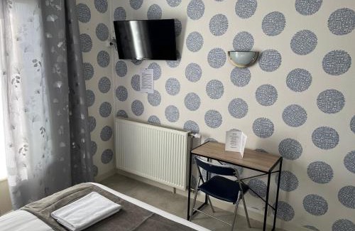 Commentry Hotel | Hôtel Le Lyon Vert Commentry