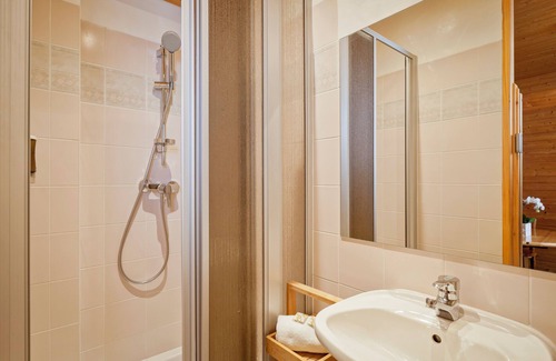 Courchevel Hotel | Hôtel Les Flocons