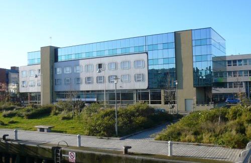 Dunkerque Centre Hotel | Hôtel Les Gens De Mer Dunkerque by Popinns
