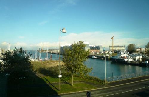 Dunkerque Centre Hotel | Hôtel Les Gens De Mer Dunkerque by Popinns