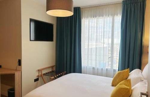 Louis Bertrand-Mirabeau-Semard Hotel | Hôtel Oden Paris Ivry
