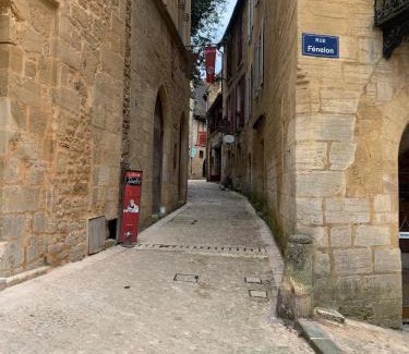 Sarlat-la-Caneda Historic Center Apartment | Hôtel particulier Fénelon - XIIIe