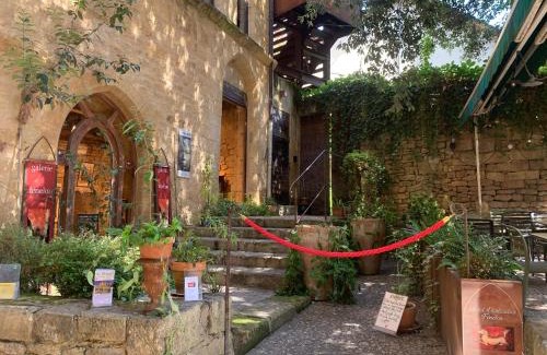 Sarlat-la-Caneda Historic Center Apartment | Hôtel particulier Fénelon - XIIIe