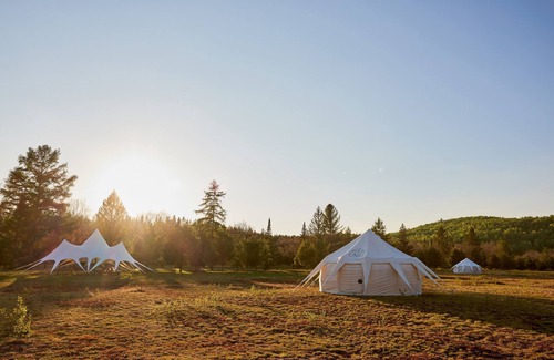 Mont-Tremblant RV Rental | Hôtel UNIQ - Domaine Saint-Bernard