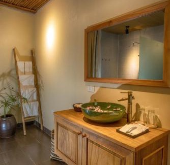 Bai Lang House | HỒ ĐÁ CỔ THIÊN LONG RESORT