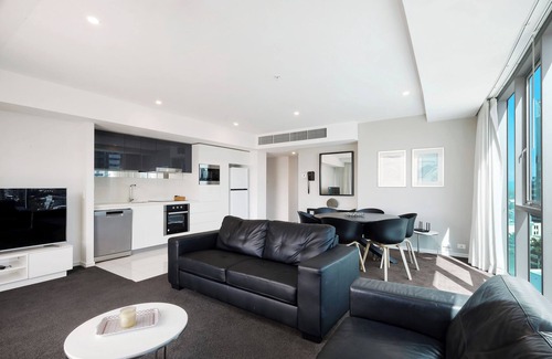 Surfers Paradise Apartment | H Residences Level 10, Ocean, Free Wi-Fi, Parking, Foxtel