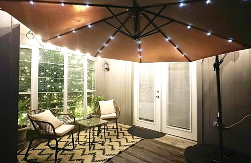 Clodine House | H-Town Pool House Arcade Pool Table 2 King BD HBO Max 6 Beds