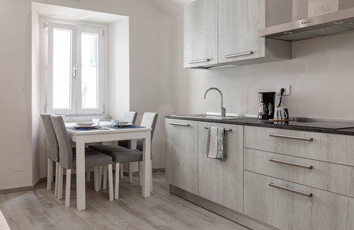 Santo Stefano al Mare Apartment | 𝐇11 [Little Pearl] a step away from the Sea