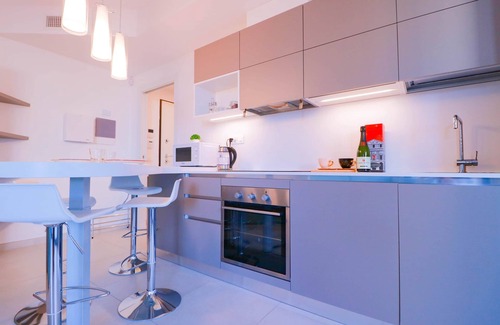 Santo Stefano al Mare Apartment | 𝐇11 [Luxury 9A] - Port - Pool - Jacuzzi