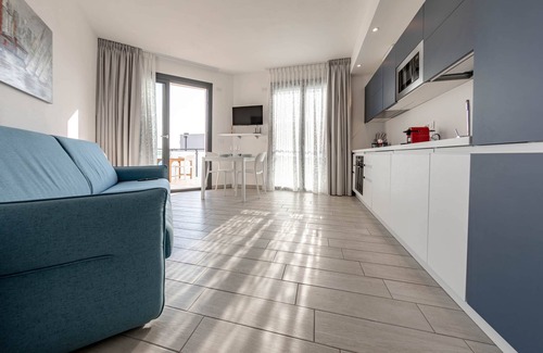 Santo Stefano al Mare Apartment | 𝐇𝟏𝟏 [Luxury 12B] Porto - Swimming pool - Jacuzzi