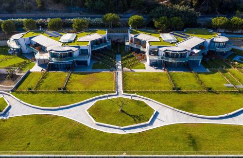 Santo Stefano al Mare Apartment | H11 [Luxury 12B] Porto - Piscina - Jacuzzi