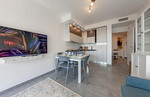 Santo Stefano al Mare Apartment | H11 [Luxury 8A] - Porto - Piscina - Jacuzzi