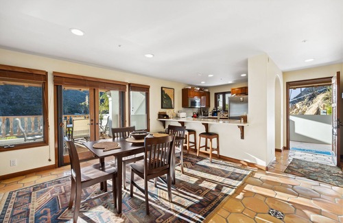 Avalon Condo | H1786 - Corner Villa with Stunning Ocean Views, Cart, 9 STEPS, fireplace