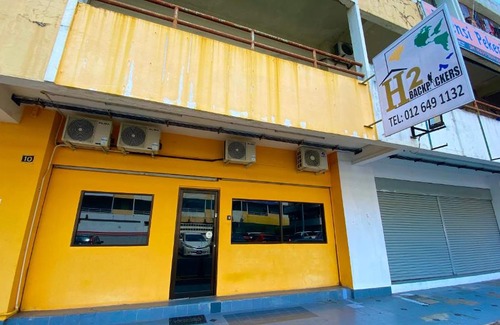 Downtown Kota Kinabalu House | H2 Backpacker 2