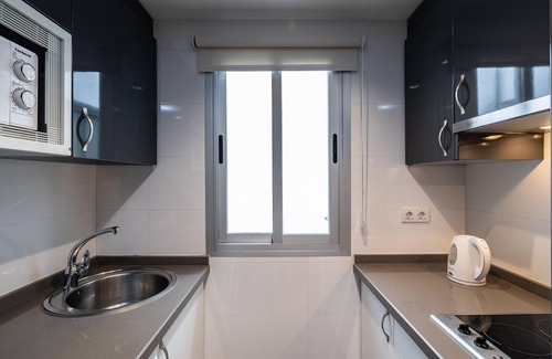 Central District Apartment | H2Granada old historic Solarium Terrace & Parking