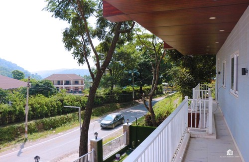 Bullawala Hotel | H3-Peacock Feather (Hotel Near Sahastradhara)
