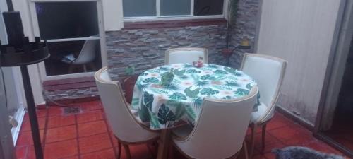 Caballito House | Habitaciónes privadas doble y single con baño compartido en casa familiar