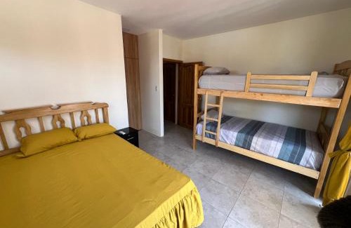 Data de Villamil House | Habitaciones en Shekinah House, Data de Villamil