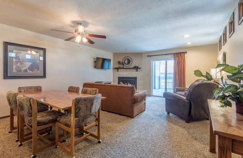 Ketchum Condo | Habitat Condo - 2 Bedroom Walk to Downtown Ketchum & Year-Round Hot Tub