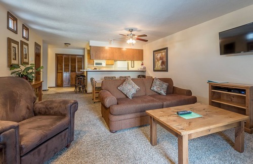 Ketchum Condo | Habitat Condo - 2 Bedroom Walk to Downtown Ketchum & Year-Round Hot Tub