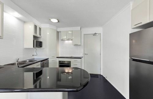 Mooloolaba Apartment | HACIENDA Apt 3- CANAL VIEWS AND COMFORT