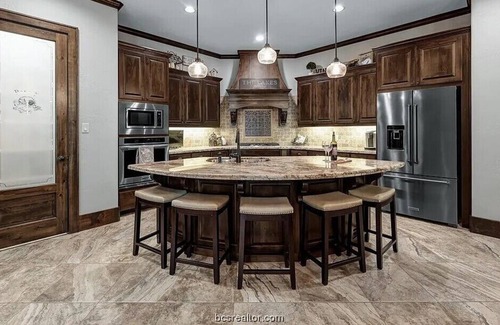 Wellborn House | Hacienda del "L"- Private-Perfect for Game Wknds!