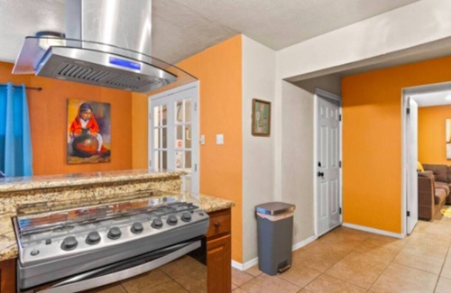 El Paso House | Hacienda El Paso | 4 BR 2 BA | 5 min to Fort Bliss