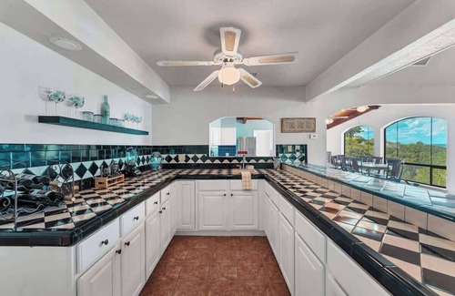 Canyon Lake House | Hacienda Vista Lago at Canyon Lake-5 min from lake
