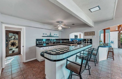 Canyon Lake House | Hacienda Vista Lago at Canyon Lake-5 min from lake