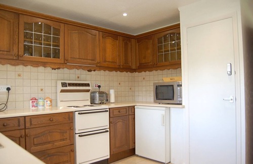 Cwrt House | Hafan Y Talgarth bungalow at Plas Talgarth resort